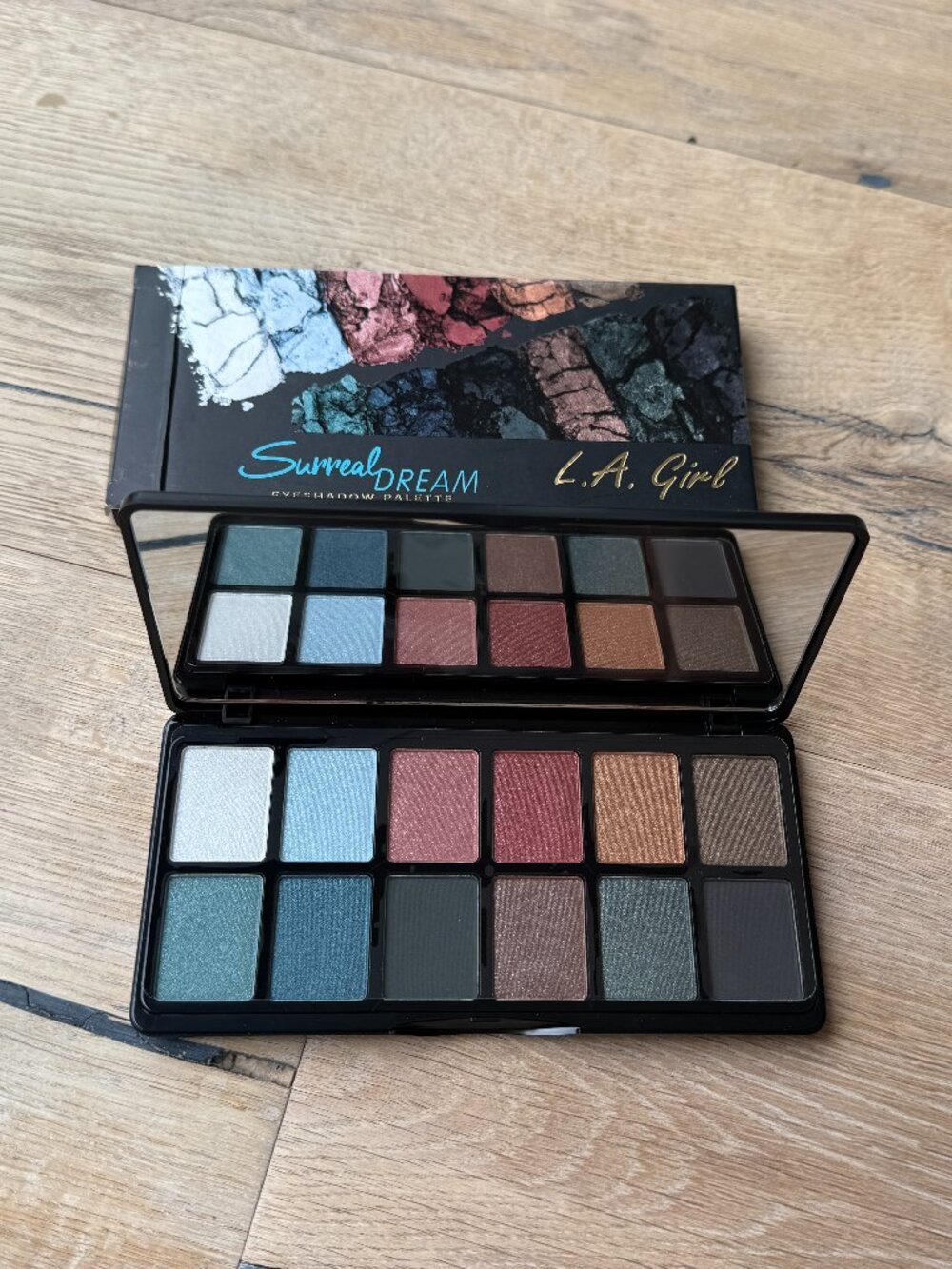 L.A. Girl Surreal Dream Eyeshadow Pallet NWT